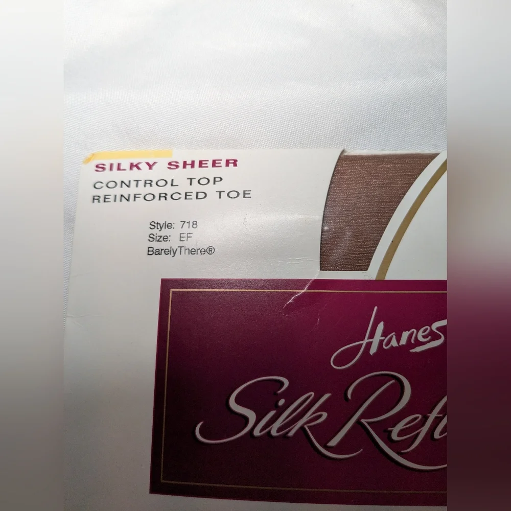 Vintage 2002 Hanes Silk‎ Reflection Hosiery Style 718 Size EF
